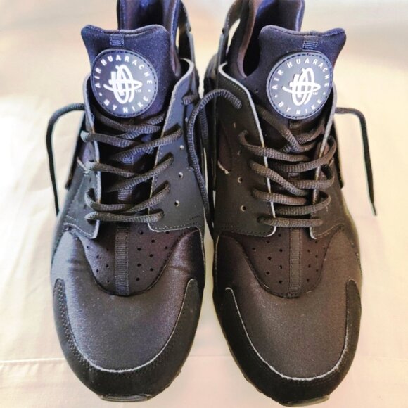 Nike Men\'s 2020 Air Huarache in Suede Triple Black, Size 9.5-10, EUC main image 12